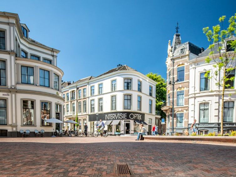 Keizerstraat-herinrichting-Deventer-ACO-Urban-Desing-CorTen-Putafdekking