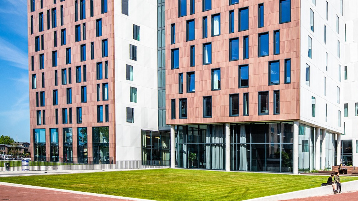 ACO Watermanagement - Header Kantoren Scholen Utiliteitsbouw - Afwatering Binnen En Buiten Gebouw