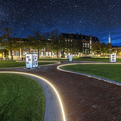 ACO Lijnafwatering Met Ledverlichting Op Garenmarktplein Leiden - Buro JP Als Bronvermelding Vermelden-bewerkt-1