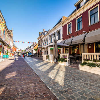 Q-max en strak straatwerk van Van Gelder