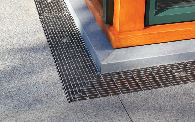 ACO-EasyGarden-Glassline-op-locatie-in-Vlijmen