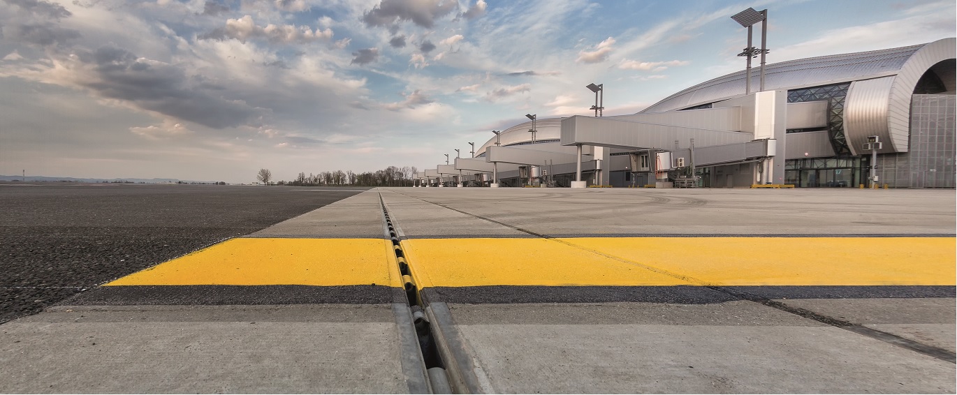 ACO Watermanagement - Header Startbanen Landingsbanen Luchthaven  - Afwatering