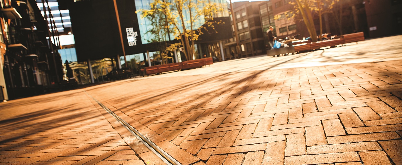 ACO Watermanagement - Header Sleufgoten Urban Design - Smartline RVS Wilhelminaplein Leeuwarden