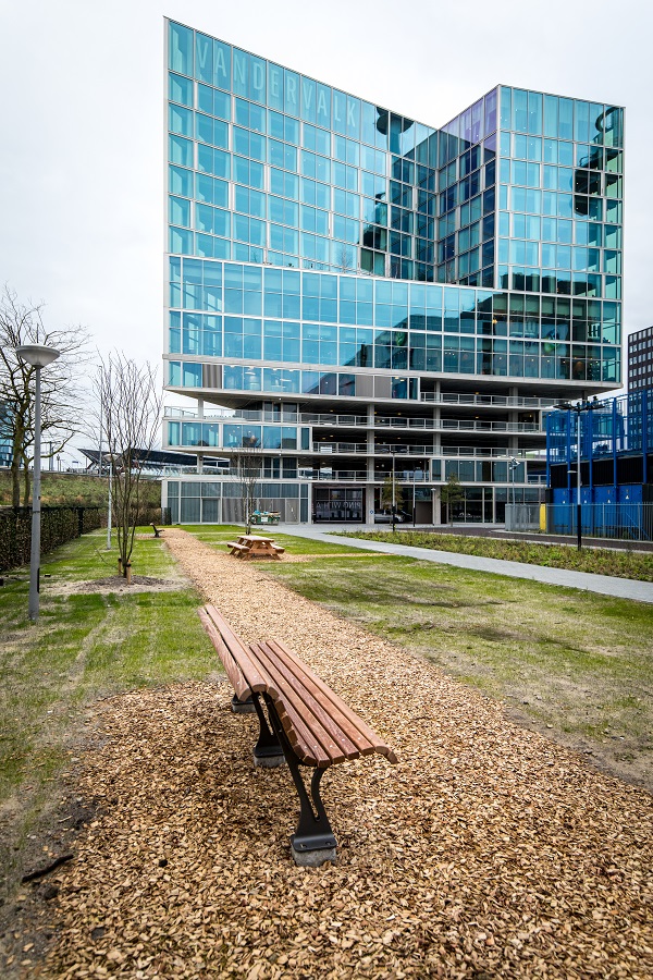 ACO - Gebouw Van Der Valk Hotel Amsterdam Zuidas - Showerdrain Douchegoten En UrbanDesign Sleufgoten